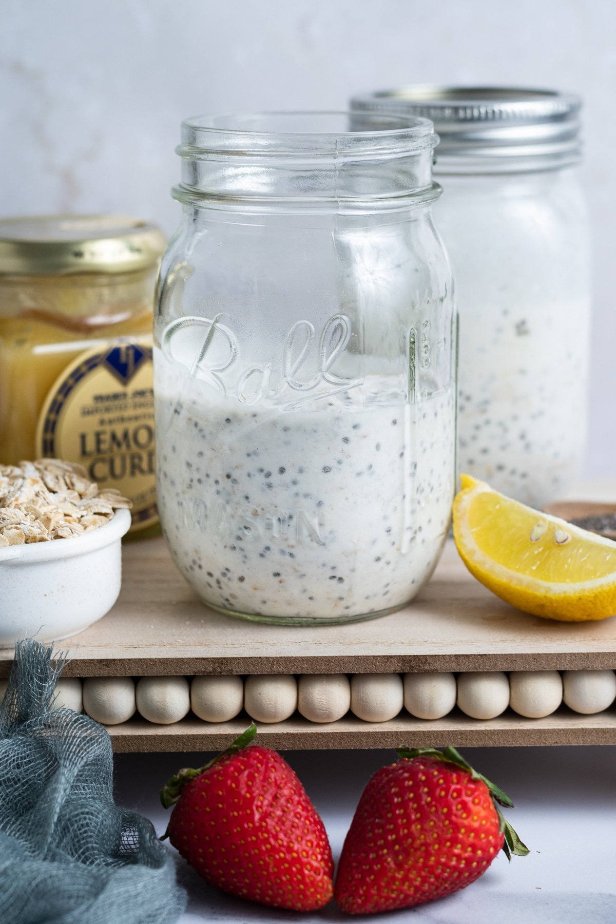 mason jar with overnight oats