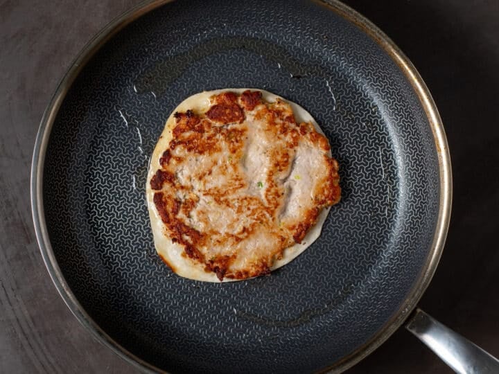 seared ahi tuna taco tuna side up in a skillet